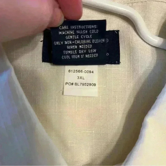 John Blair polyester ivory button down shirt with two front pockets NWOT - Picture 12 of 12